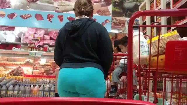 Milf latina having a diaper booty